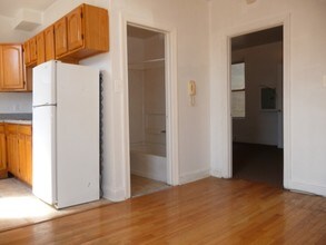 320 N 40th St in Philadelphia, PA - Building Photo - Interior Photo