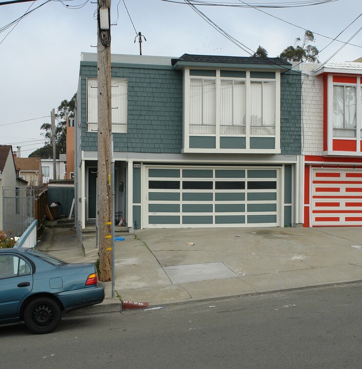 205 Gambetta St in Daly City, CA - Building Photo