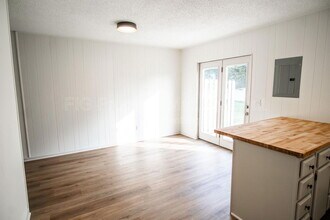 3112 E Governor John Sevier Hwy in Knoxville, TN - Building Photo - Building Photo