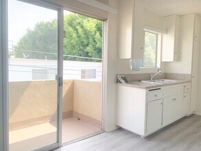 1642 Barry Ave in Los Angeles, CA - Building Photo - Building Photo