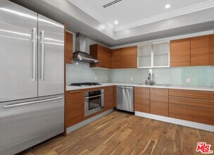 1283 Havenhurst Dr in West Hollywood, CA - Foto de edificio - Building Photo