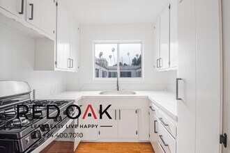 439 S Catalina St, Unit 19 in Los Angeles, CA - Building Photo - Building Photo