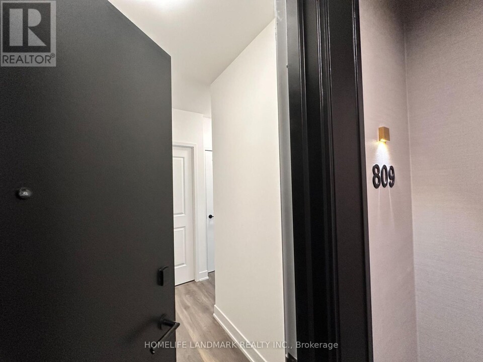 2333-2333 Khalsa Gate in Oakville, ON - Building Photo