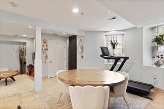 1867 Beacon St in Brookline, MA - Building Photo - Building Photo