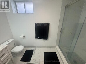 11 Kelsey Crescent in Barrie, ON - Building Photo - Building Photo