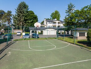 Mallard Pointe at Riverbend in Auburn, WA - Building Photo - Building Photo