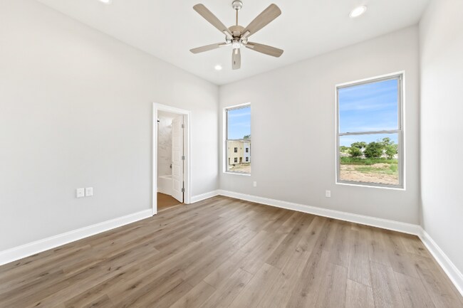 208 Spoonbill Dr in Youngsville, LA - Foto de edificio - Building Photo