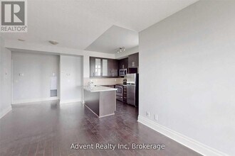 131 Upper Duke Crescent in Markham, ON - Building Photo - Building Photo
