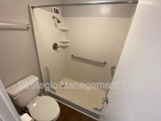 1301 Lusitana St in Honolulu, HI - Building Photo - Building Photo