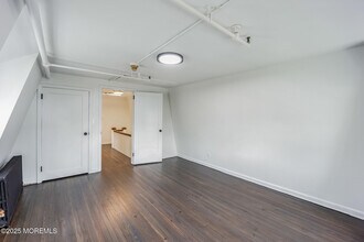 87 Maple Ave in Red Bank, NJ - Building Photo - Building Photo