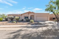 588 N Arcon Ct E in Tucson, AZ - Foto de edificio - Building Photo