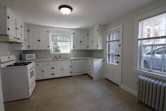 72 Summit Ave in Brookline, MA - Building Photo - Building Photo