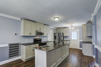 200 Retreat Ct W in Nashville, TN - Building Photo - Building Photo
