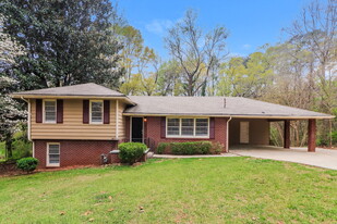 2937 Thompson Cir in Decatur, GA - Building Photo