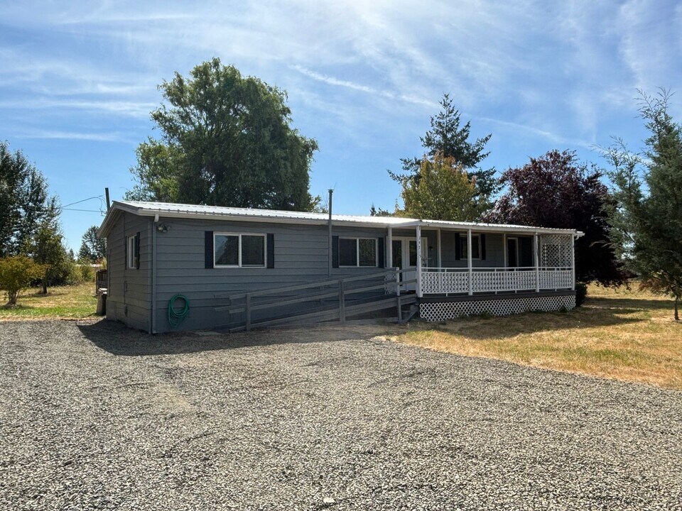 34715 Riverside Dr in Albany, OR - Building Photo