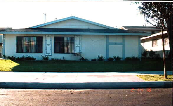 503 Parkside Ave in Ontario, CA - Building Photo