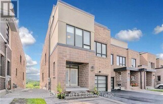 127 Anchusa Dr in Richmond Hill, ON - Building Photo