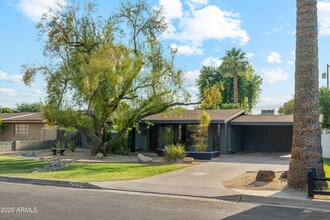 6750 N 13th St in Phoenix, AZ - Building Photo - Building Photo