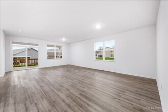 301 Westminster Ct in North Aurora, IL - Building Photo - Building Photo