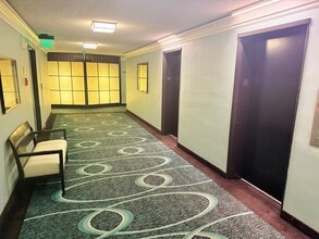 10401 Grosvenor Pl in Rockville, MD - Building Photo - Building Photo