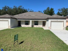 7437 Mead Dr in Spring Hill, FL - Building Photo