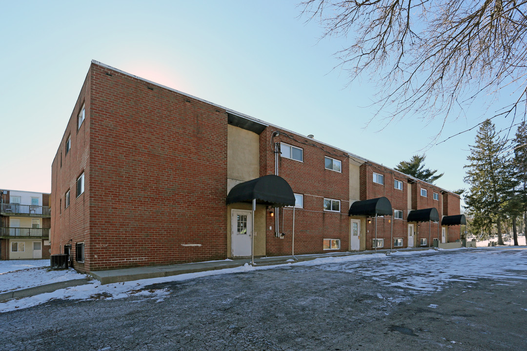 Laurene Gardens Condominiums in Philadelphia, PA - Building Photo