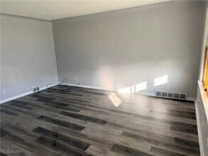 1334 Aberdeen Ave in Youngstown, OH - Building Photo - Building Photo