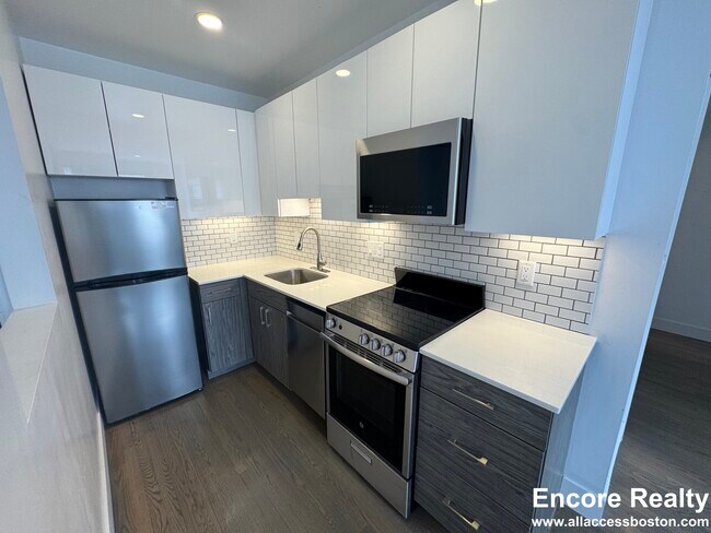 121 Jersey St, Unit 11-20 in Boston, MA - Building Photo - Building Photo