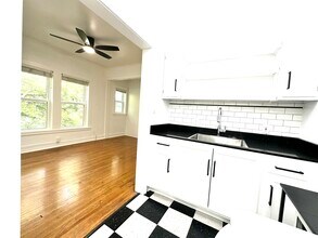 1108 S Detroit Ave Michael, Unit 3rd floor 1C in Tulsa, OK - Foto de edificio - Building Photo