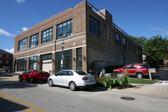 106 N 2nd St in West Dundee, IL - Building Photo - Building Photo