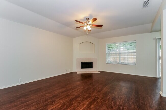8540 Charleston Ave in Fort Worth, TX - Building Photo - Building Photo