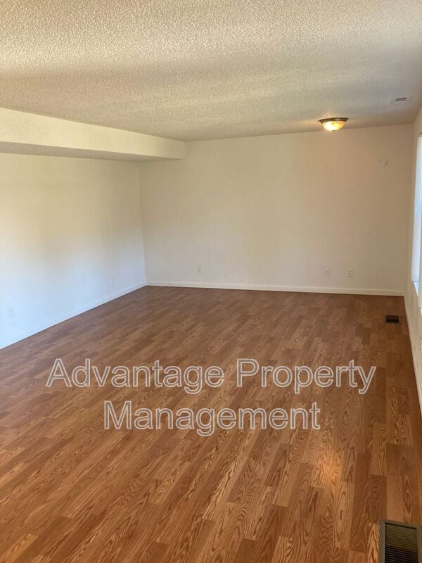 25098 Pleasant Hill Dr in Corvallis, OR - Building Photo - Building Photo