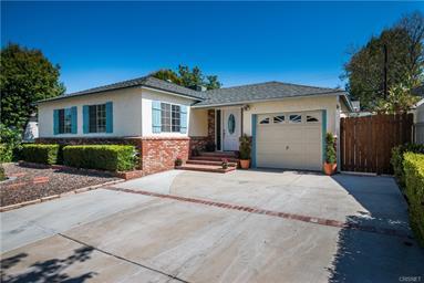 17412 Tiara St in Encino, CA - Building Photo