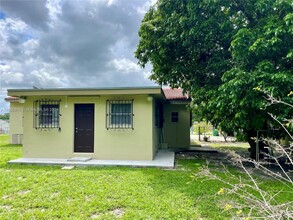 3061 NW 99th St in Miami, FL - Building Photo - Building Photo