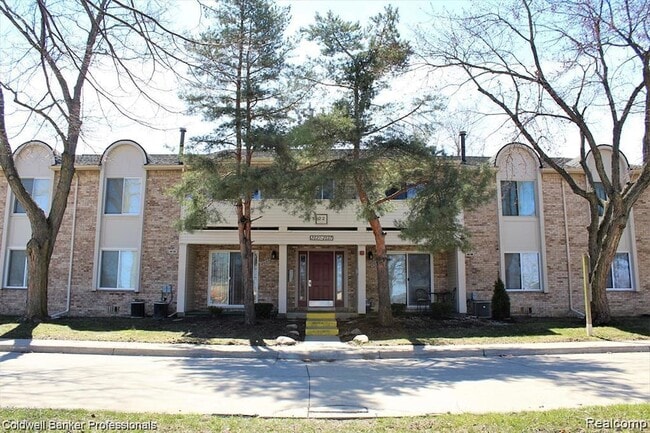 2025 E Franklin Dr, Unit 50