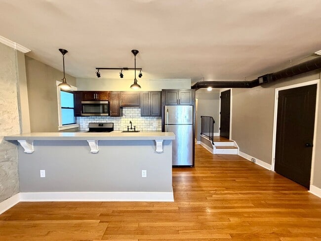 property at 5612 Beacon St