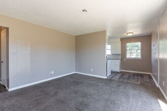1212 N Janeway Ave in Moore, OK - Building Photo - Building Photo
