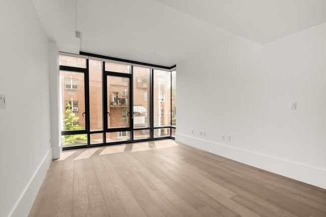 429 Kent Ave in Brooklyn, NY - Building Photo - Building Photo