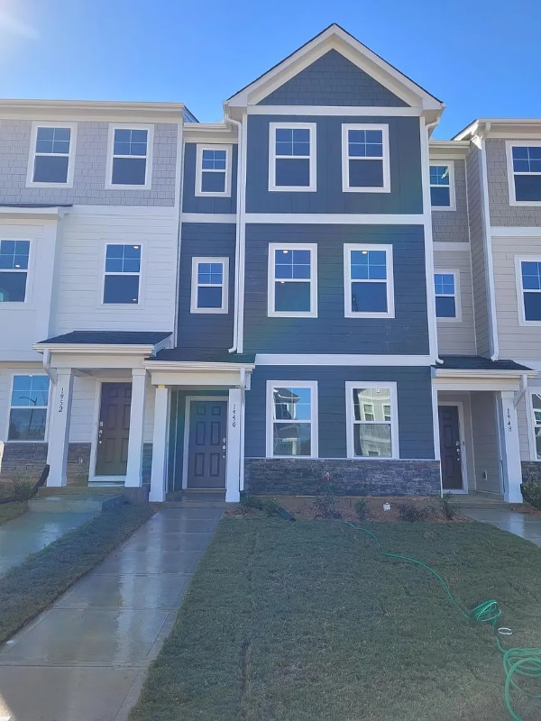 1950 Rosedale Rdg Ave in Wake Forest, NC - Foto de edificio - Building Photo