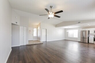 10308 W Calle Del Oro in Phoenix, AZ - Building Photo - Building Photo