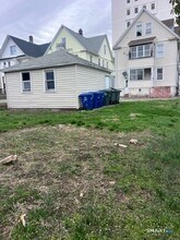 183 Hawley Ave in Bridgeport, CT - Building Photo - Building Photo