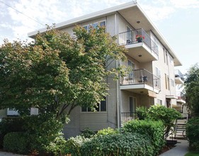 Fremont Apartments in Seattle, WA - Building Photo - Building Photo