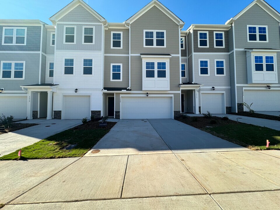 Room in Townhome on Castle Loch Ln in Durham, NC - Building Photo