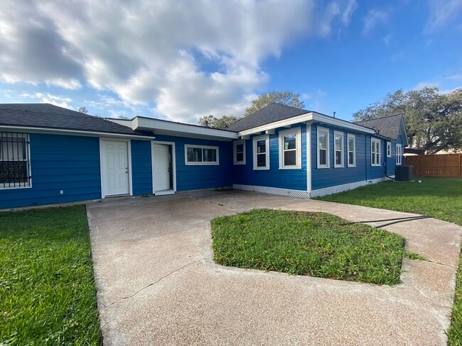 property at 628 King St