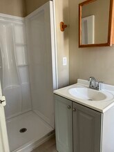 36 Davis St, Unit 3 in Danbury, CT - Building Photo - Building Photo