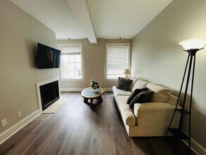 105 W Oglethorpe Ave in Savannah, GA - Building Photo - Building Photo