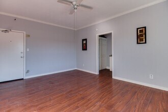 730 S Catalina St, Unit 1 in Los Angeles, CA - Foto de edificio - Building Photo