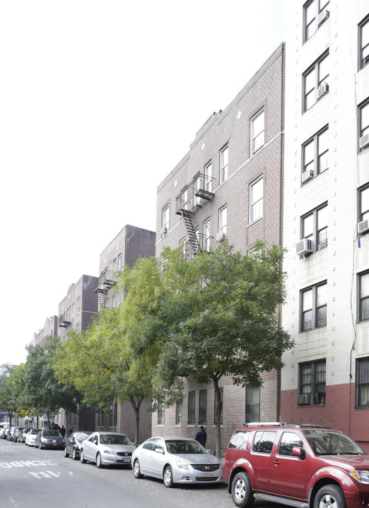 1411 Townsend Ave in Bronx, NY - Building Photo