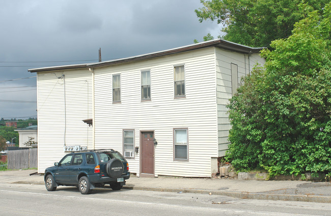 2 Green St in Somersworth, NH - Building Photo - Building Photo