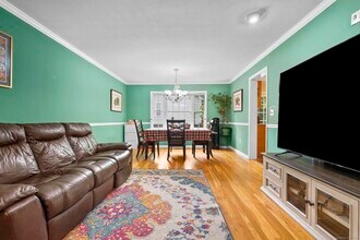 584 Hope St in Stamford, CT - Building Photo - Building Photo